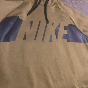 Nike Men's olive green Hoodie